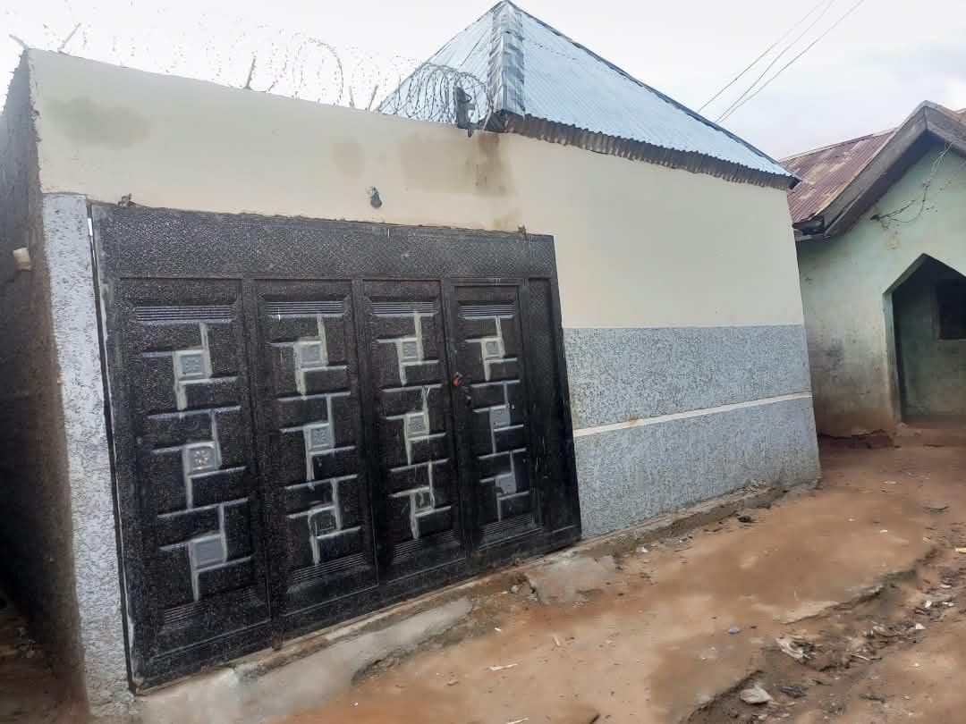 3 bedroom at tamaje area sokoto