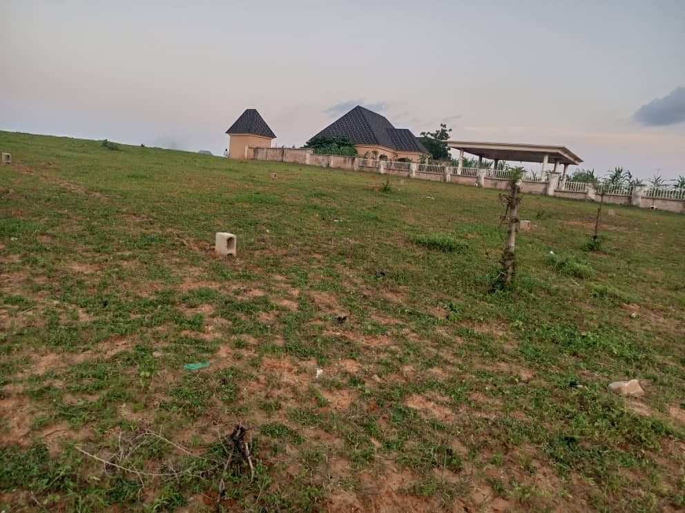 40 by 30 plot of Land Eastern bypass, Kusa da fakon idi — photograph 3