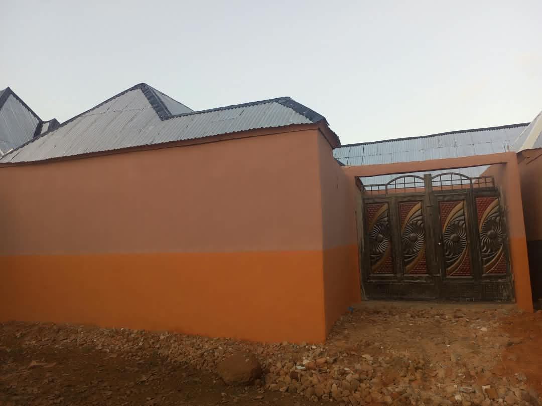 3 bed room flat located at mana babba area sokoto — photograph 2